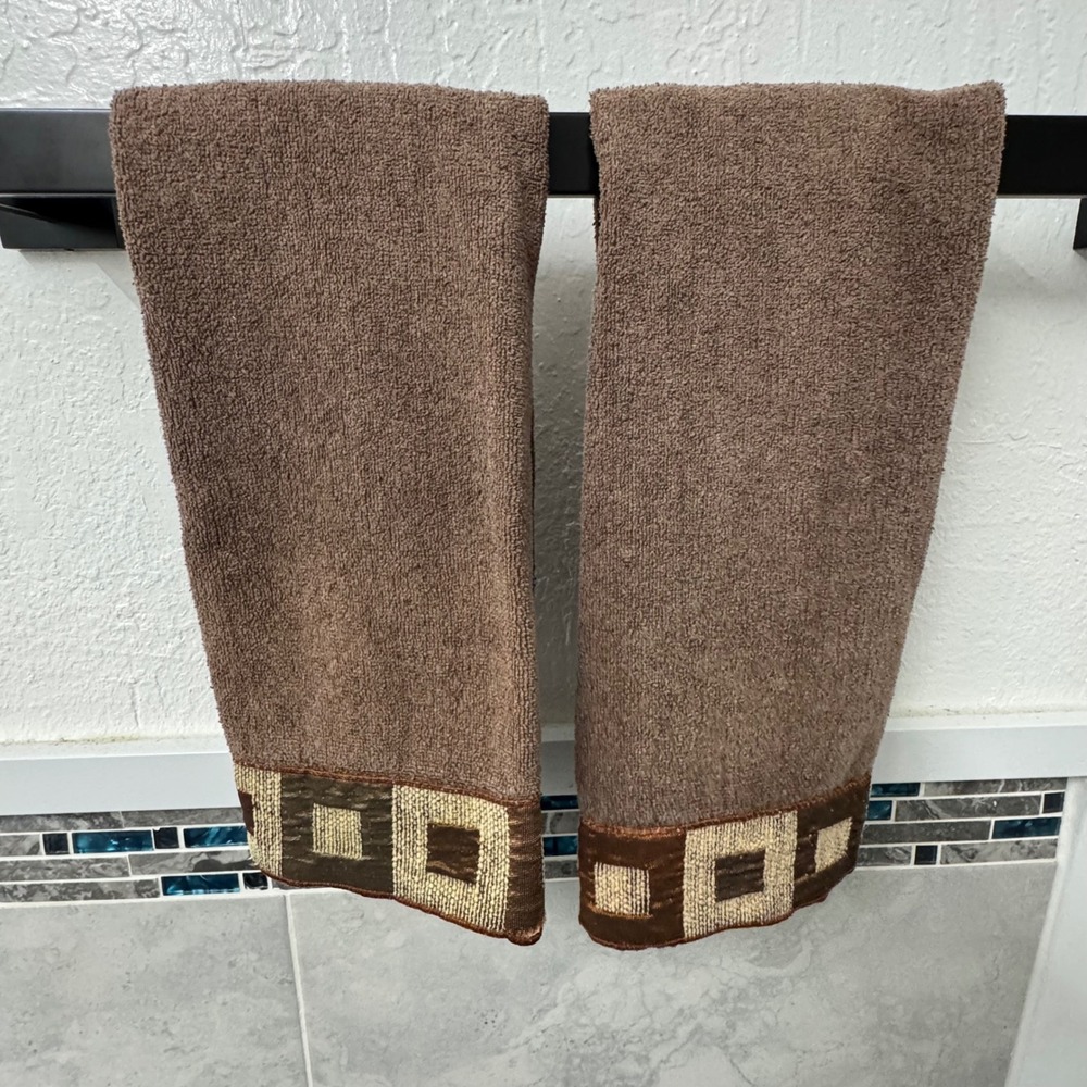 Avanti Linens Brown Cotton Hand Towels Set of 2 Geometric Jacquard Border Canada